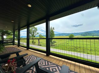 3621 Valley Rd, Saltville, VA 24370