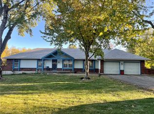 7601 E 199th St, Belton, MO 64012