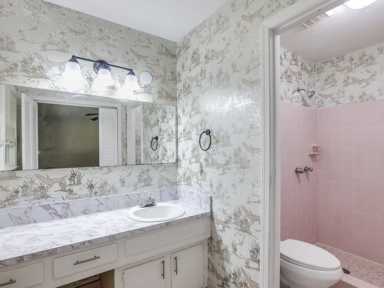 1725 Cheltenham Ln — Photo 5