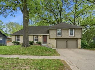 9731 Roe Ave, Overland Park, KS 66207
