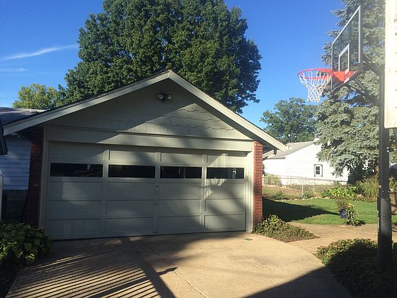 4th image of 1827 Falls Ave