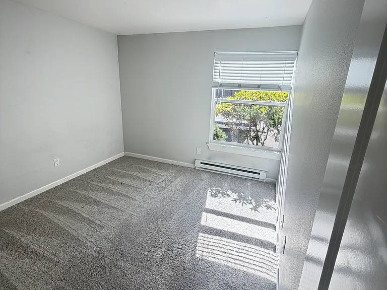14715 SE 24th St — Photo 6