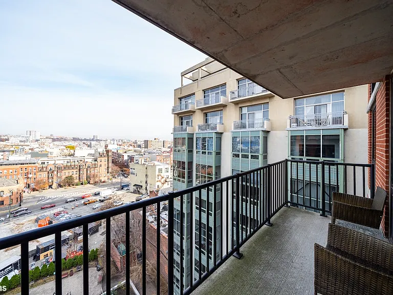 700 Grove St #11R — Photo 7