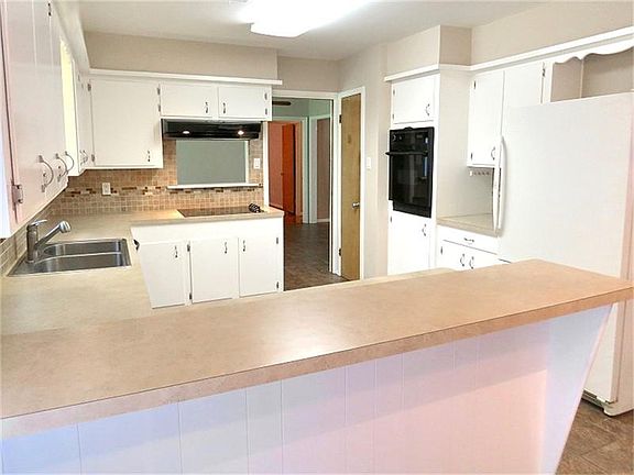 5th image of 11014 Holly Hill Ln