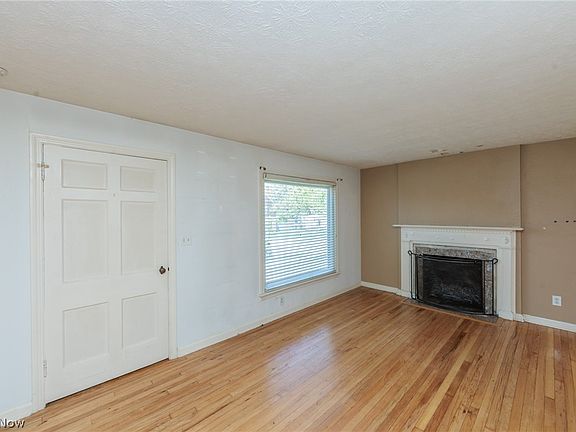 5th image of 1883 Maywood Rd