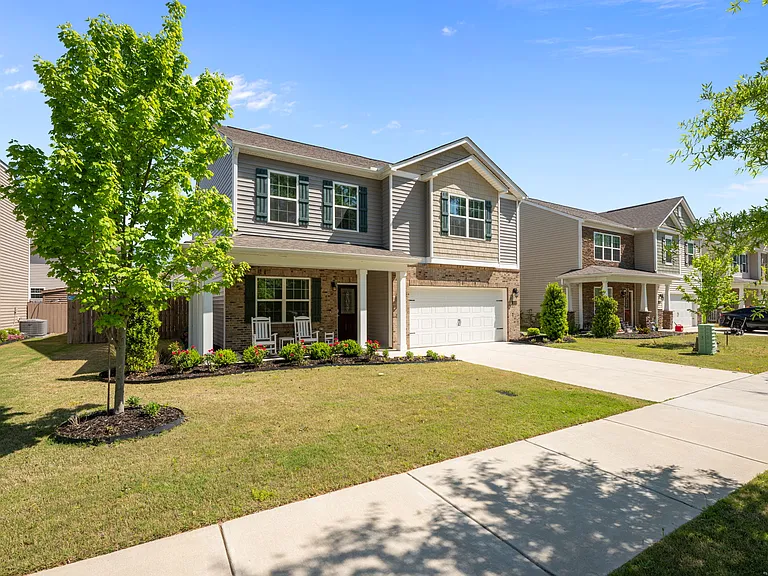 1009 Chiles Dr — Photo 3