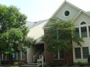 12010 Ridge Knoll Dr APT 5, Fairfax, VA 22033