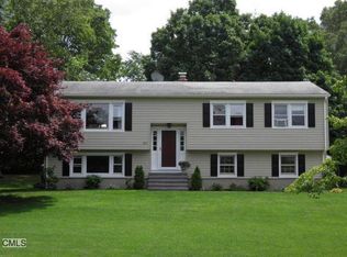 60 Spoke Dr, Shelton, CT 06484