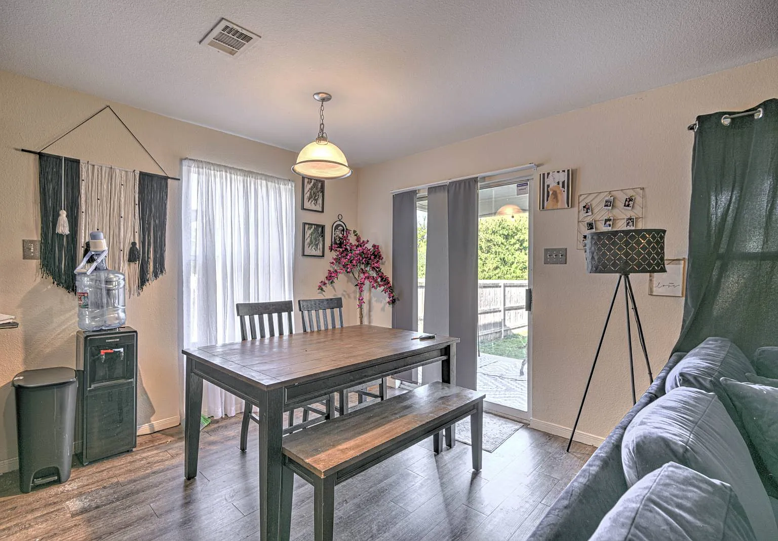 3 bed, 1394 sqft, $1,395 — Photo 3