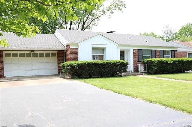 1st image of 10028 Lakeshire Dr