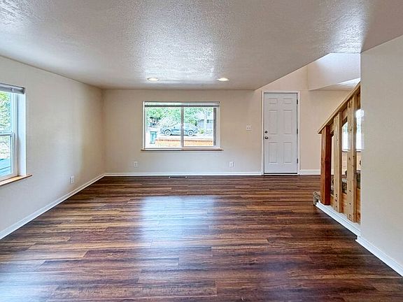 4th image of 544 W 20th Ave