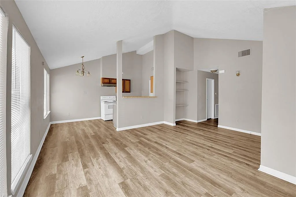2 bed, 900 sqft, $1,485 — Photo 4