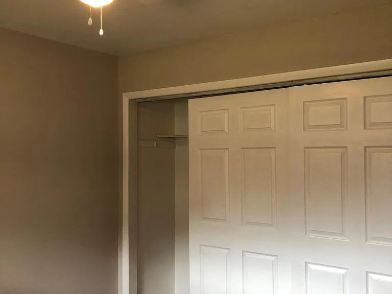 1117 W Hawthorne St #F — Photo 3