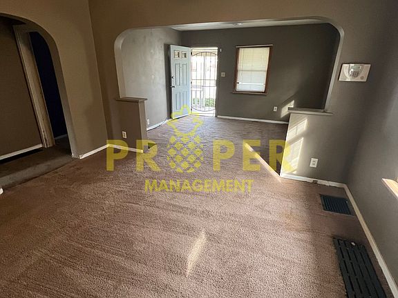 3rd image of 1065 Walton Ave