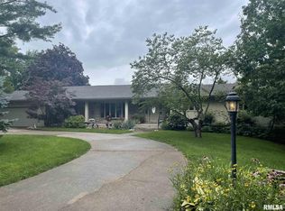 3 E Shore Ln, Springfield, IL 62712