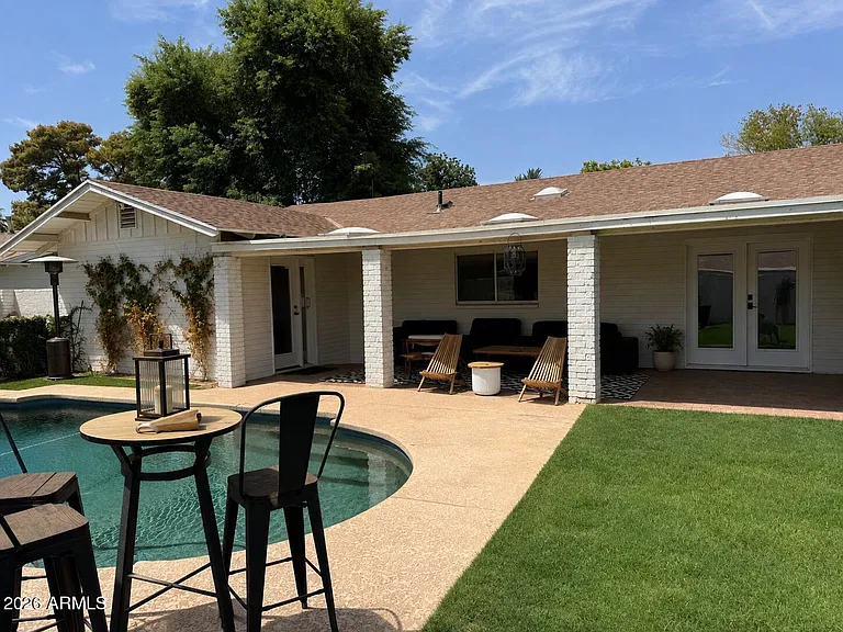 315 E Keim Dr — Photo 14