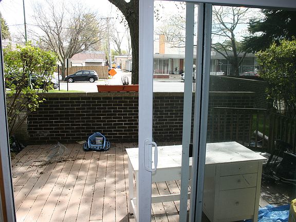 3rd image of 6800 N California Ave APT 1E