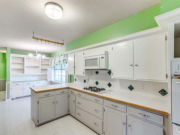 5th image of 4955 Creighton Dr