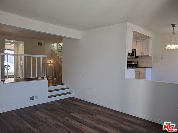 4th image of 1696 Palisades Dr