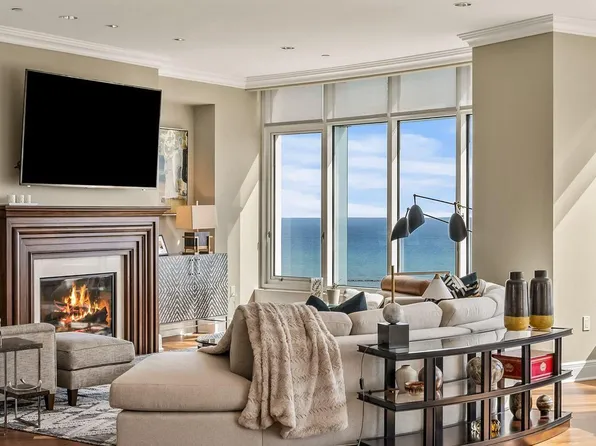 825 North Prospect AVENUE #2502, Milwaukee, WI 53202