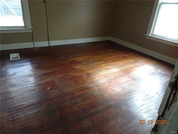 5th image of 1531 Seymour Ave