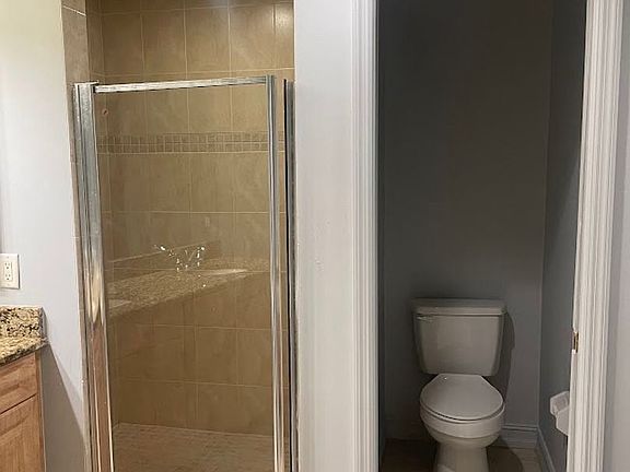 5th image of 710 SW 47th St #106