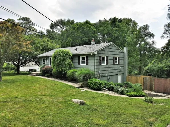 25 Highpoint Ter, Sussex, NJ 07461
