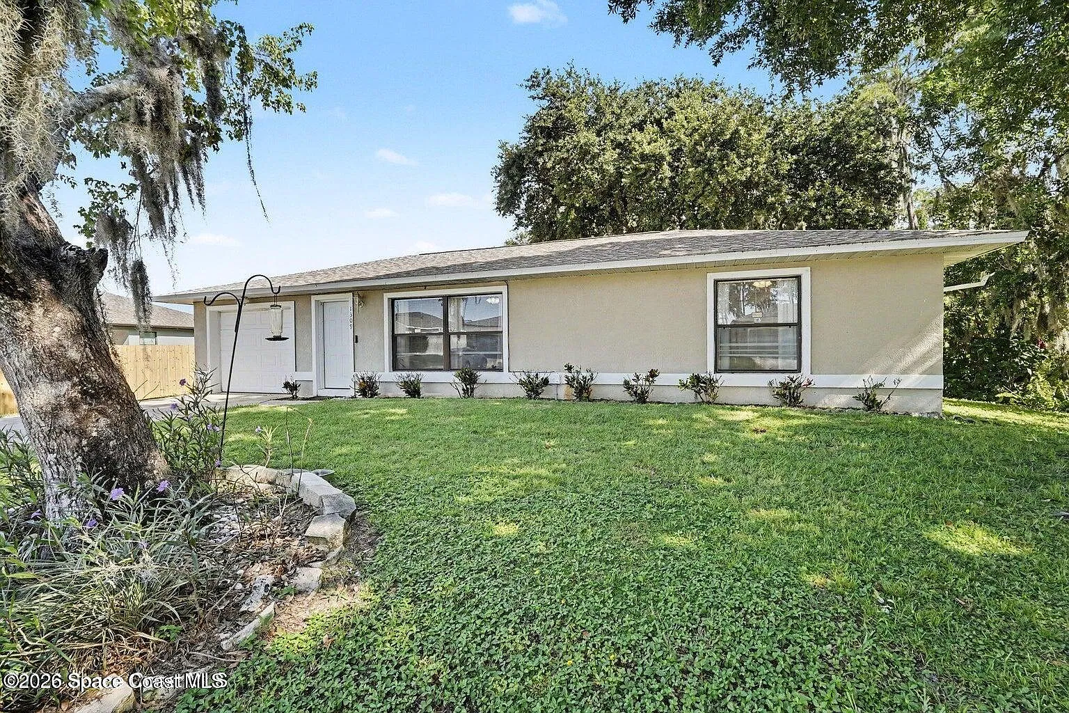 2 bed, 2.0 bath, 1040 sqft, $1,800 — Photo 4