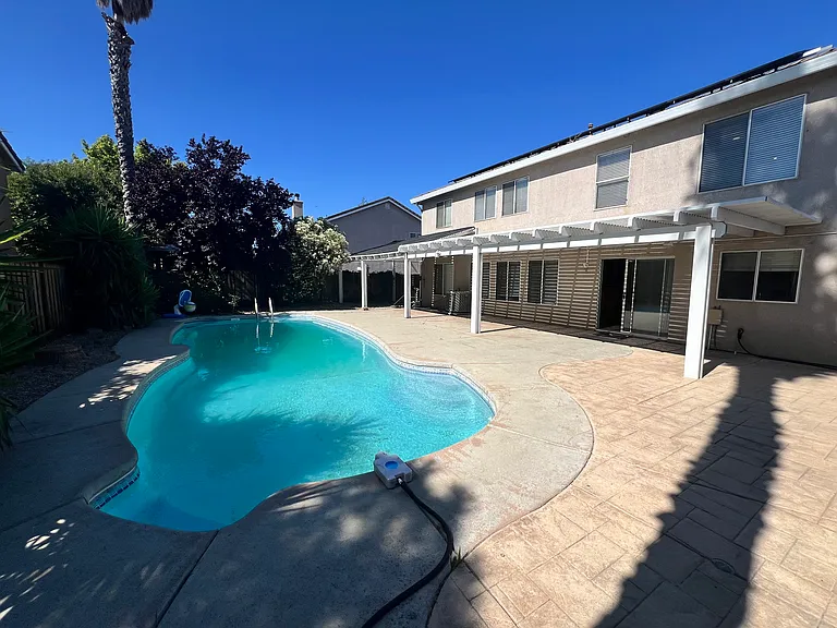 2145 Moore Dr — Photo 4