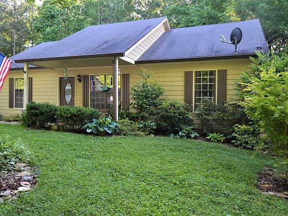 3rd image of 127 Whispering Pine Ln