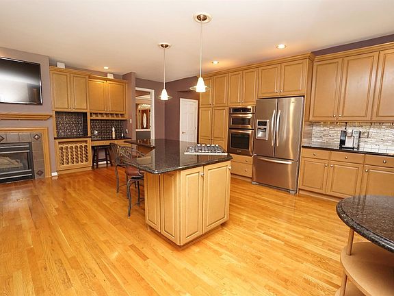 4th image of 5979 Oakland Gardens Ct
