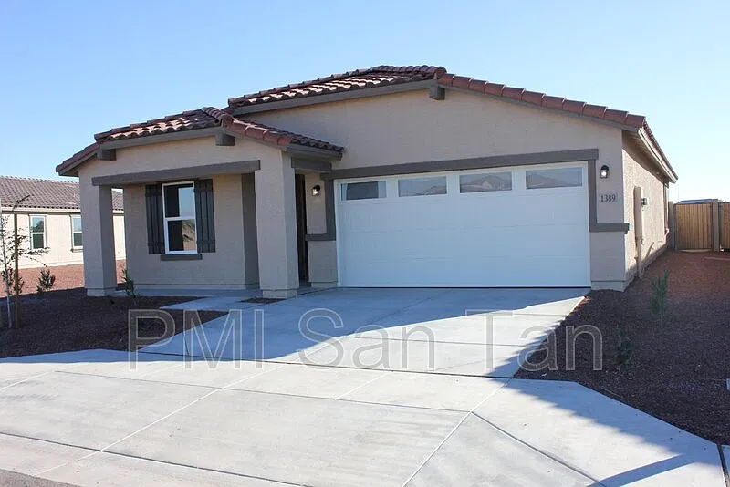 3 bed, 2.0 bath, 1470 sqft, $1,675 — Photo 2