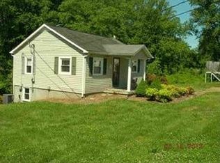 634 Hawthorne St, Hudson, NC 28638