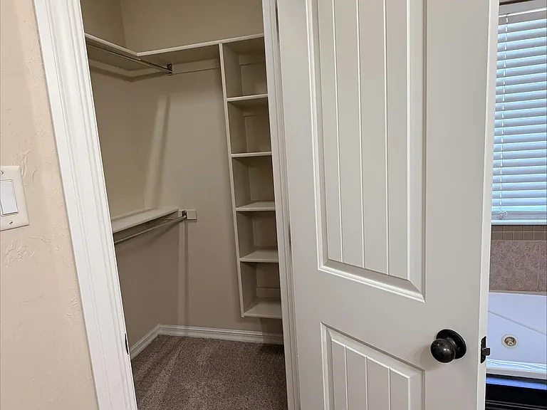5702 NW Valor Ave — Photo 18