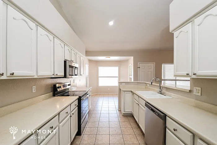 11448 E Dartmouth St — Photo 8