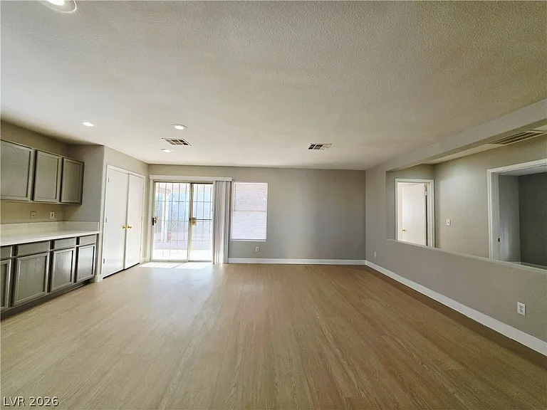 5929 Forest Creek Rd — Photo 4