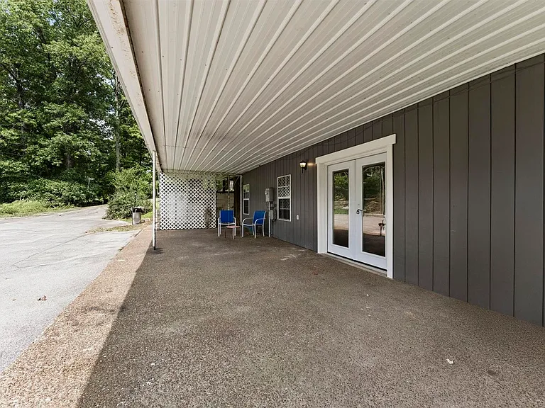 168 Halfway Rd — Photo 44