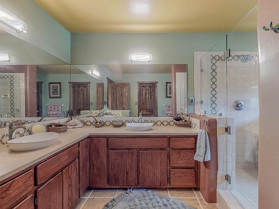 3rd image of 2338 Santa Barbara Dr
