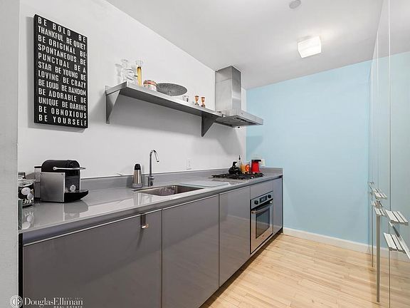 4th image of 420 W 25th St APT 4K