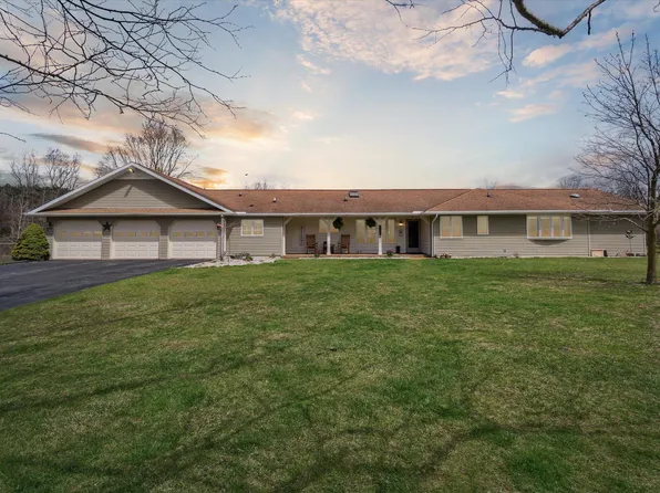 10551 S Jackson Rd, Cement City, MI 49233