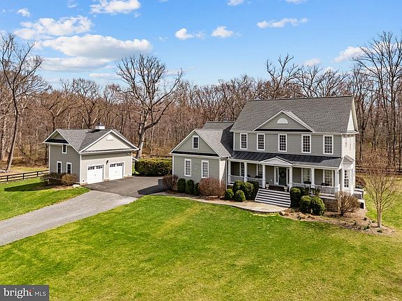 3rd image of 18940 Airmont Rd