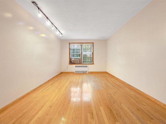 3rd image of 6393 Woodhaven Blvd Floor 3
