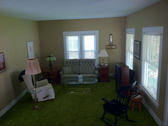 4th image of 1117 S Division St