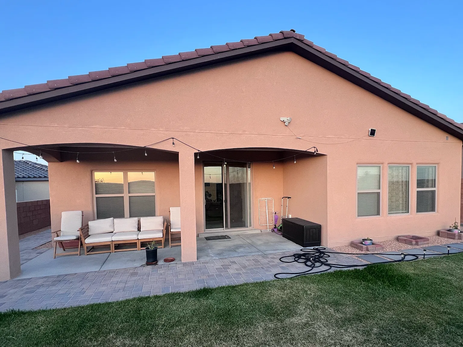 4 bed, 2108 sqft, $2,600 — Photo 2