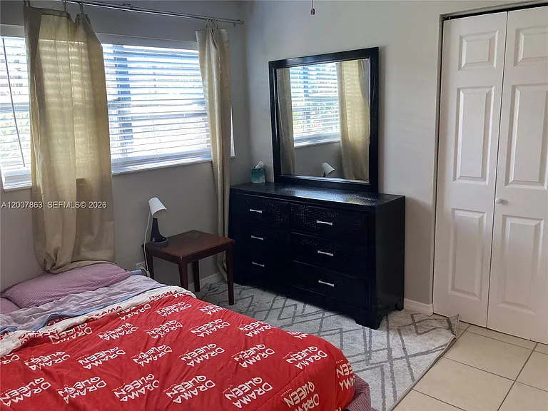 5300 NE 6th Ave #H16 — Photo 10