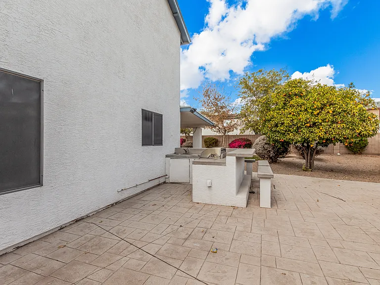6636 N 90th Dr — Photo 19