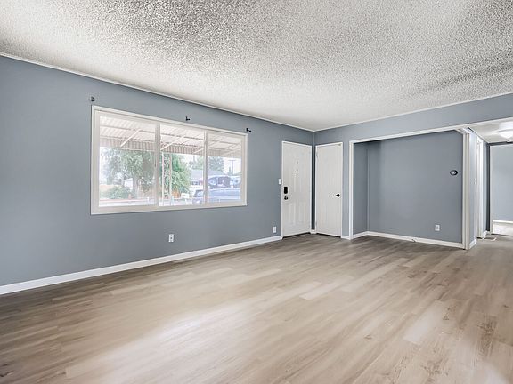 5th image of 1904 N Hancock Ave