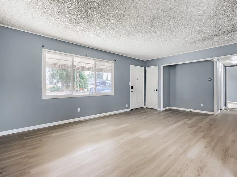 1904 N Hancock Ave — Photo 5