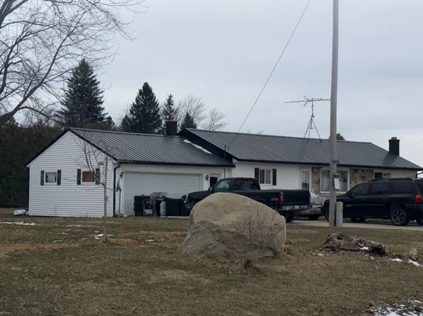 26 Wood Rd, Marlette, MI 48453