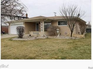 11209 Glenis Dr, Sterling Heights, MI